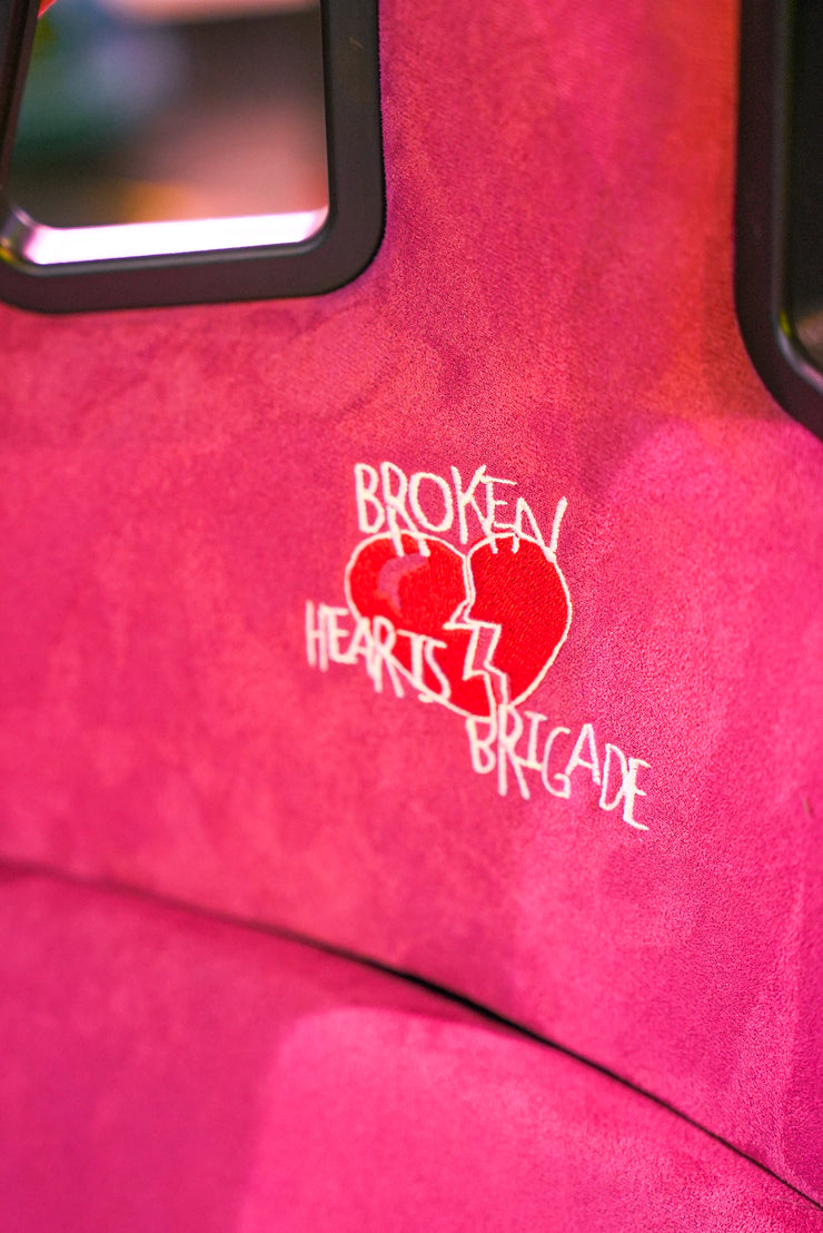 BROKEN HEART BRIDAGE BUCKET SEAT