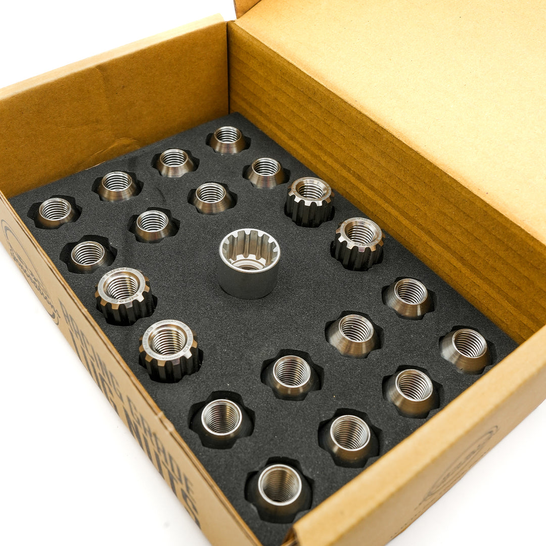 TITANUM SILVER LUG NUTS