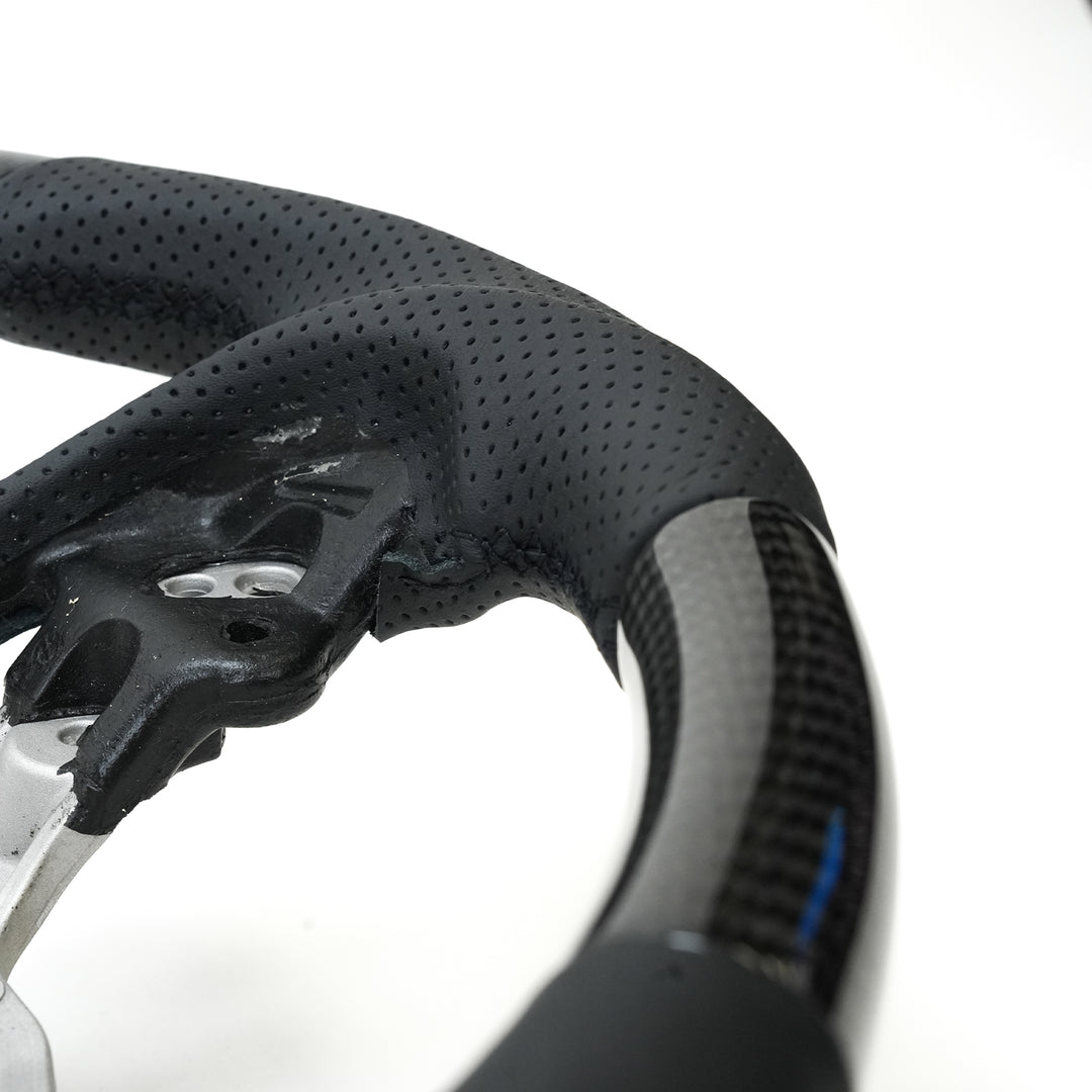 TOYOTA RAV4 OEM PLUS STEERING WHEEL